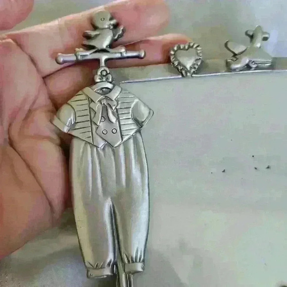 Baby pewter picture frame - Picture 4 of 7